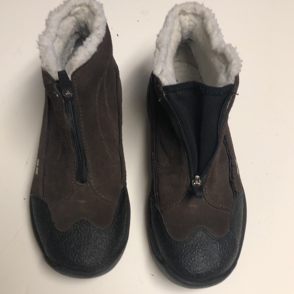 Ryka fur lined suede boots, sz 7 - Picture 3 of 7